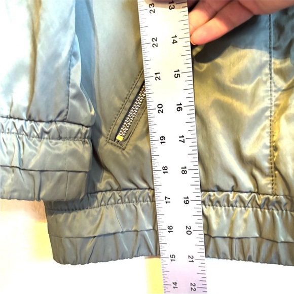 New White House Black Market Green Bomber
Jacket size 4 - Picture 7 of 9